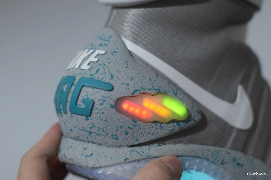 NIKE MAG 1218